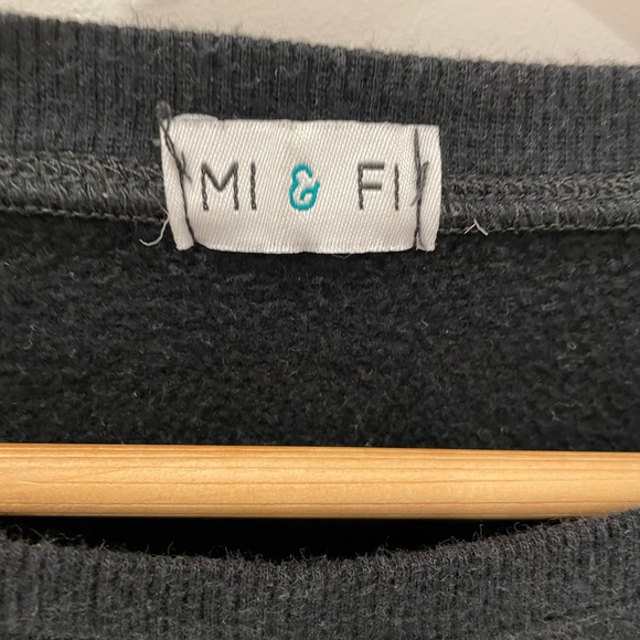 Size Medium Crew Neck - Picture 2 of 2